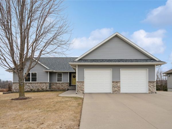 1101 Wood Lily Road, Solon, IA 52333