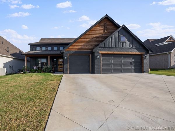 3035 N Dogwood Drive , Catoosa, OK 74015