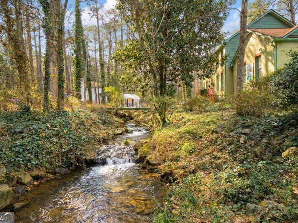 445 Longleaf Drive, Roswell, GA 30075