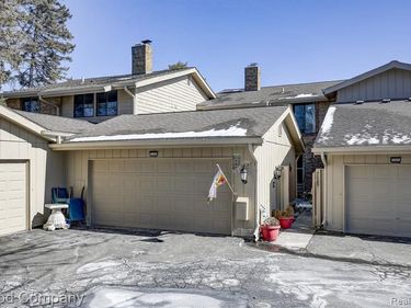 7105 Pebble Park Drive, West Bloomfield Twp, MI 48322