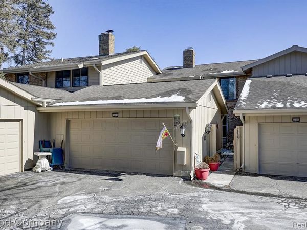 7105 Pebble Park Drive, West Bloomfield Twp, MI 48322