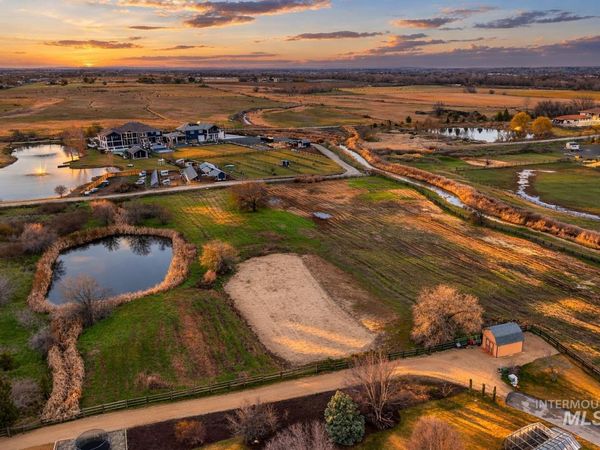 7549 N Stonebriar Ln, Meridian, ID 83646