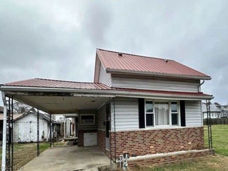 453 S Front Avenue, Middleport, OH 45760 Photo 1