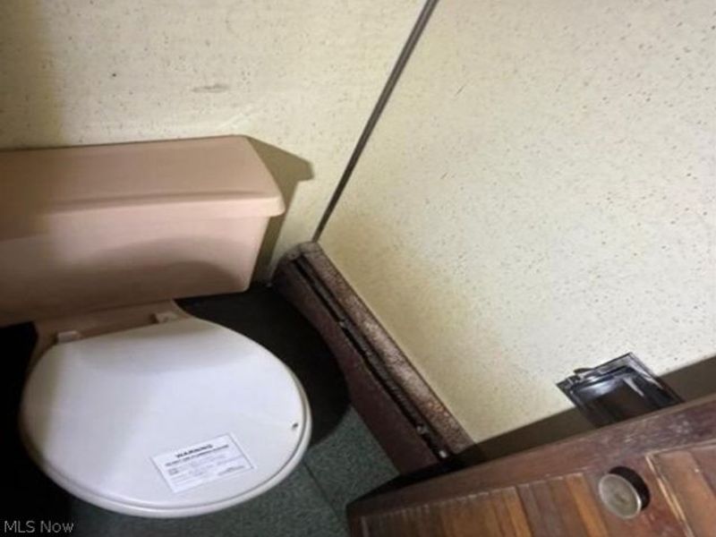 453 S Front Avenue, Middleport, OH 45760 Photo 10