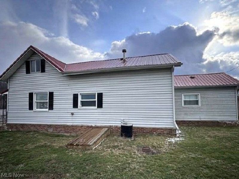 453 S Front Avenue, Middleport, OH 45760 Photo 3