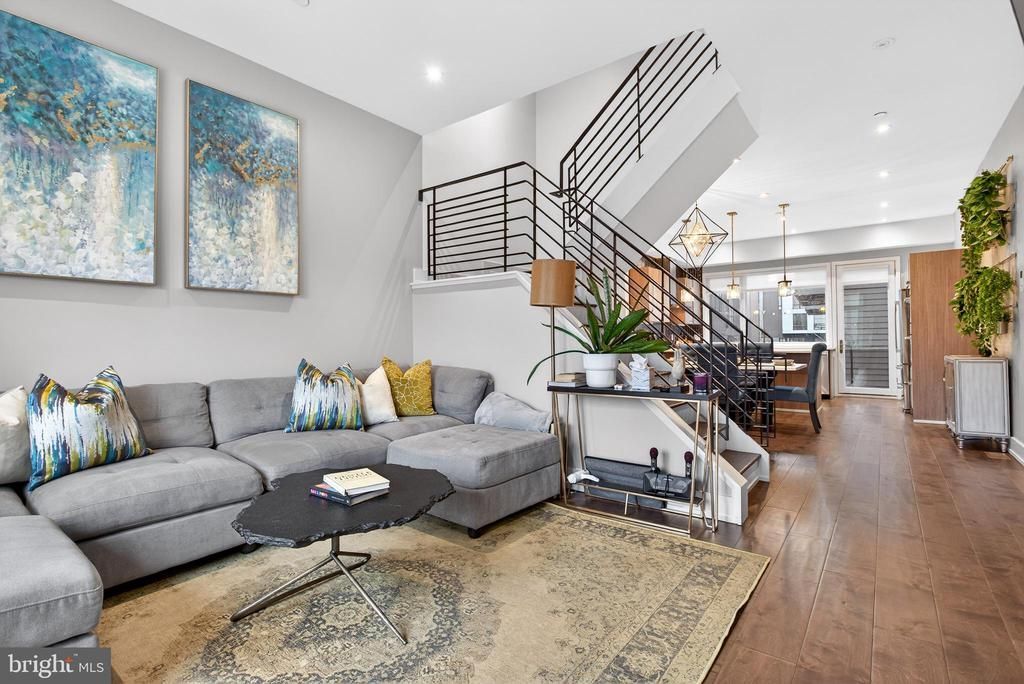 607 N 6th Street, Philadelphia, PA 19123 Main Photo