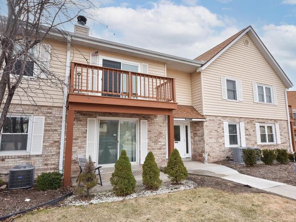10625 N Ivy COURT, Unit 53, Mequon, WI 53092