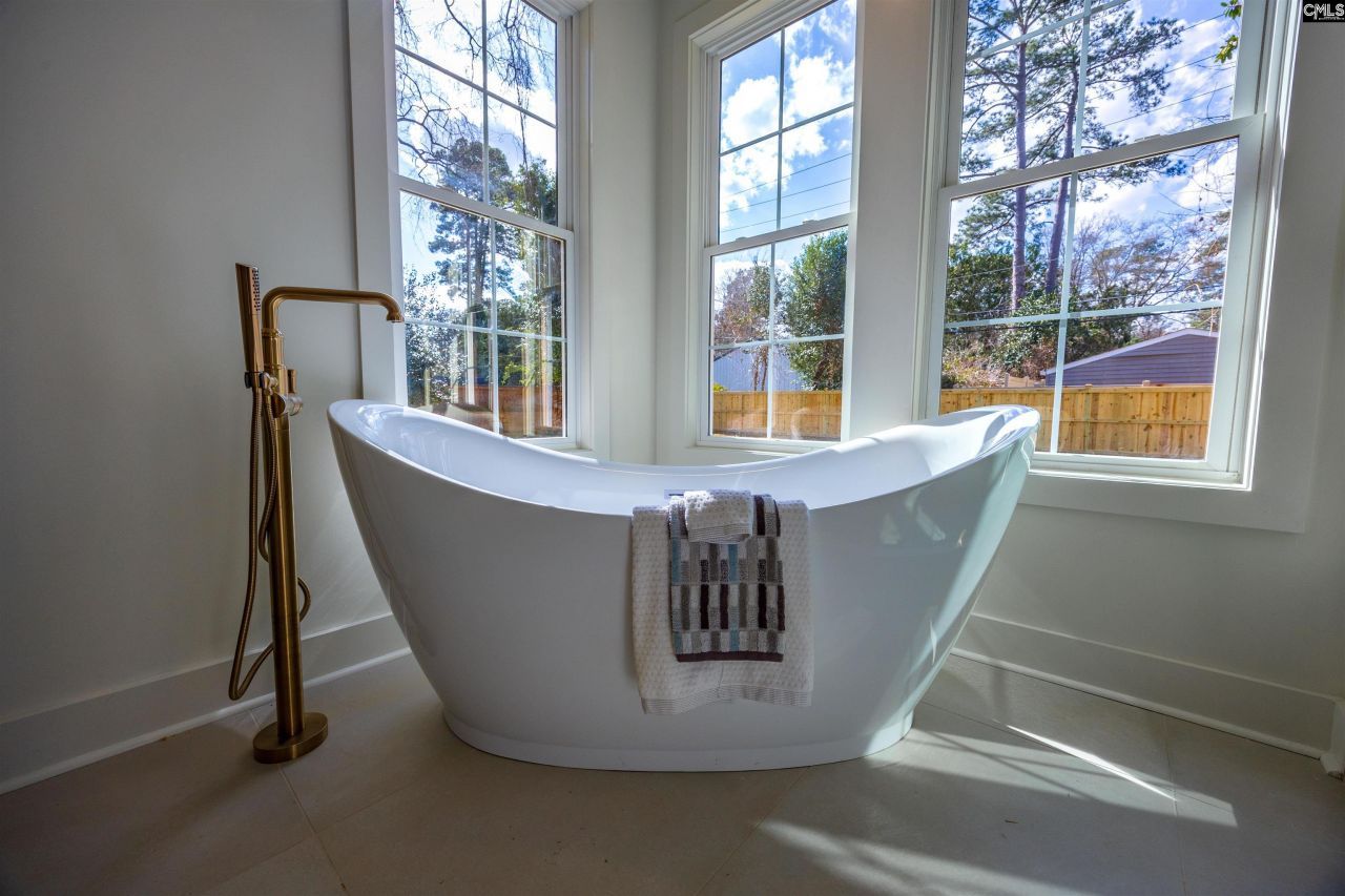 815 Rickenbaker Road Photo 23