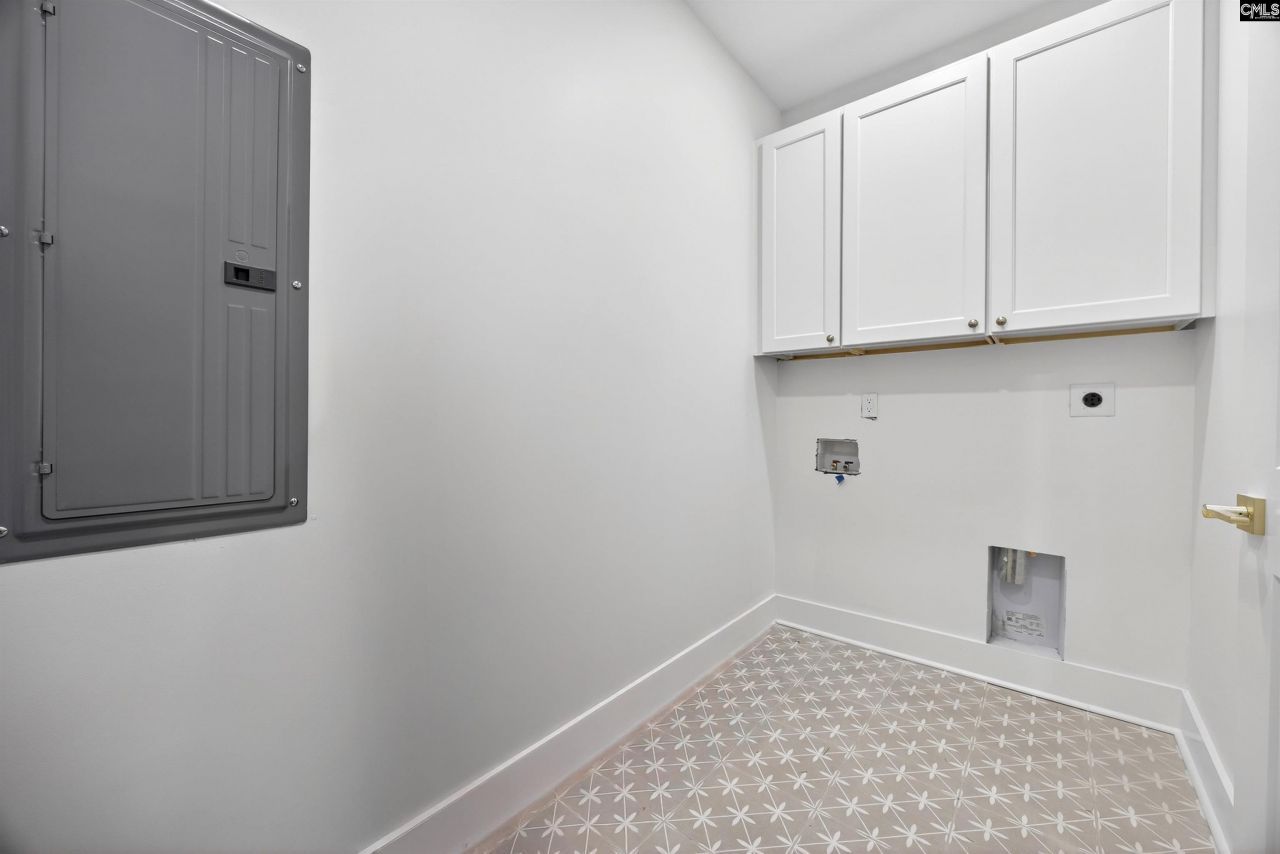 815 Rickenbaker Road Photo 26