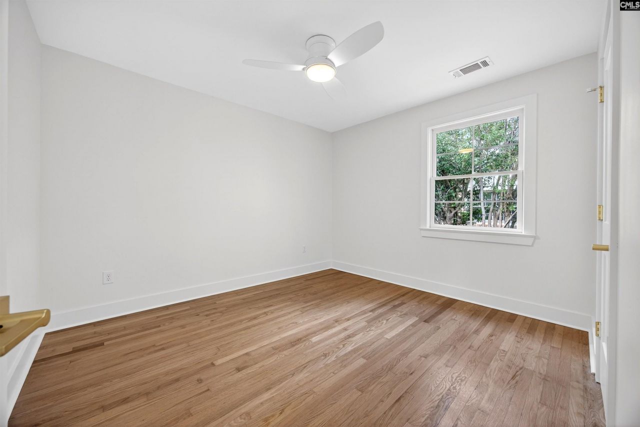 815 Rickenbaker Road Photo 28