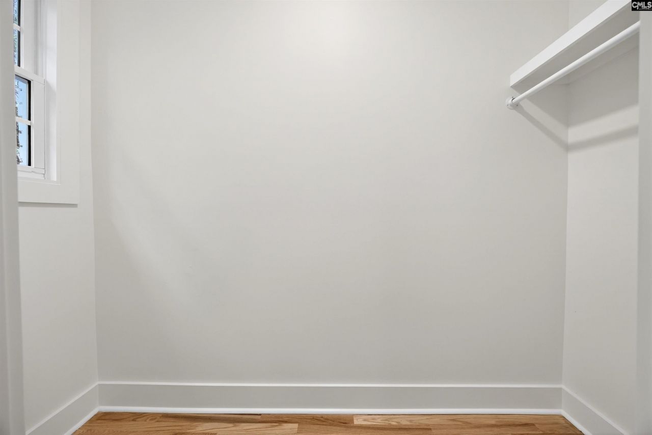 815 Rickenbaker Road Photo 33