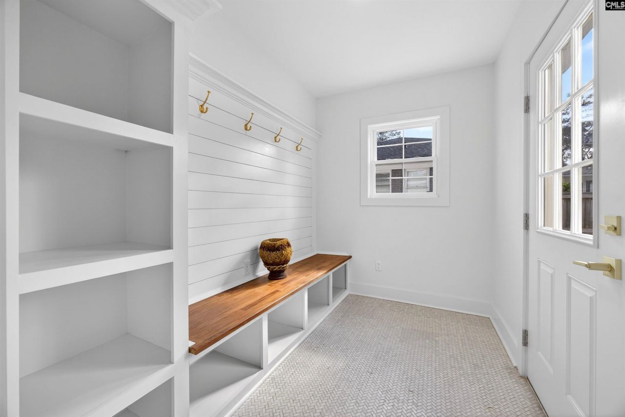 815 Rickenbaker Road Photo 34