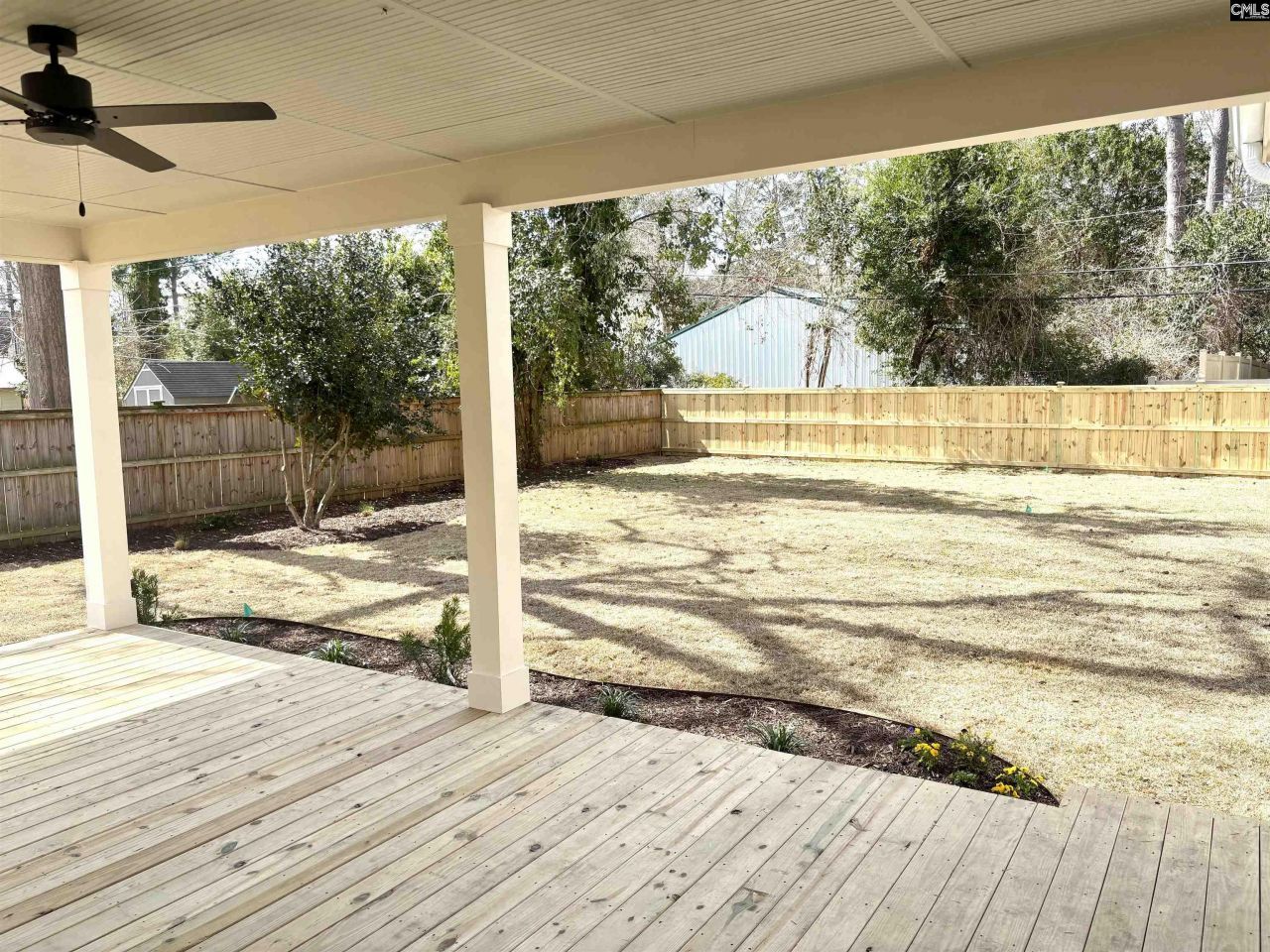 815 Rickenbaker Road Photo 35