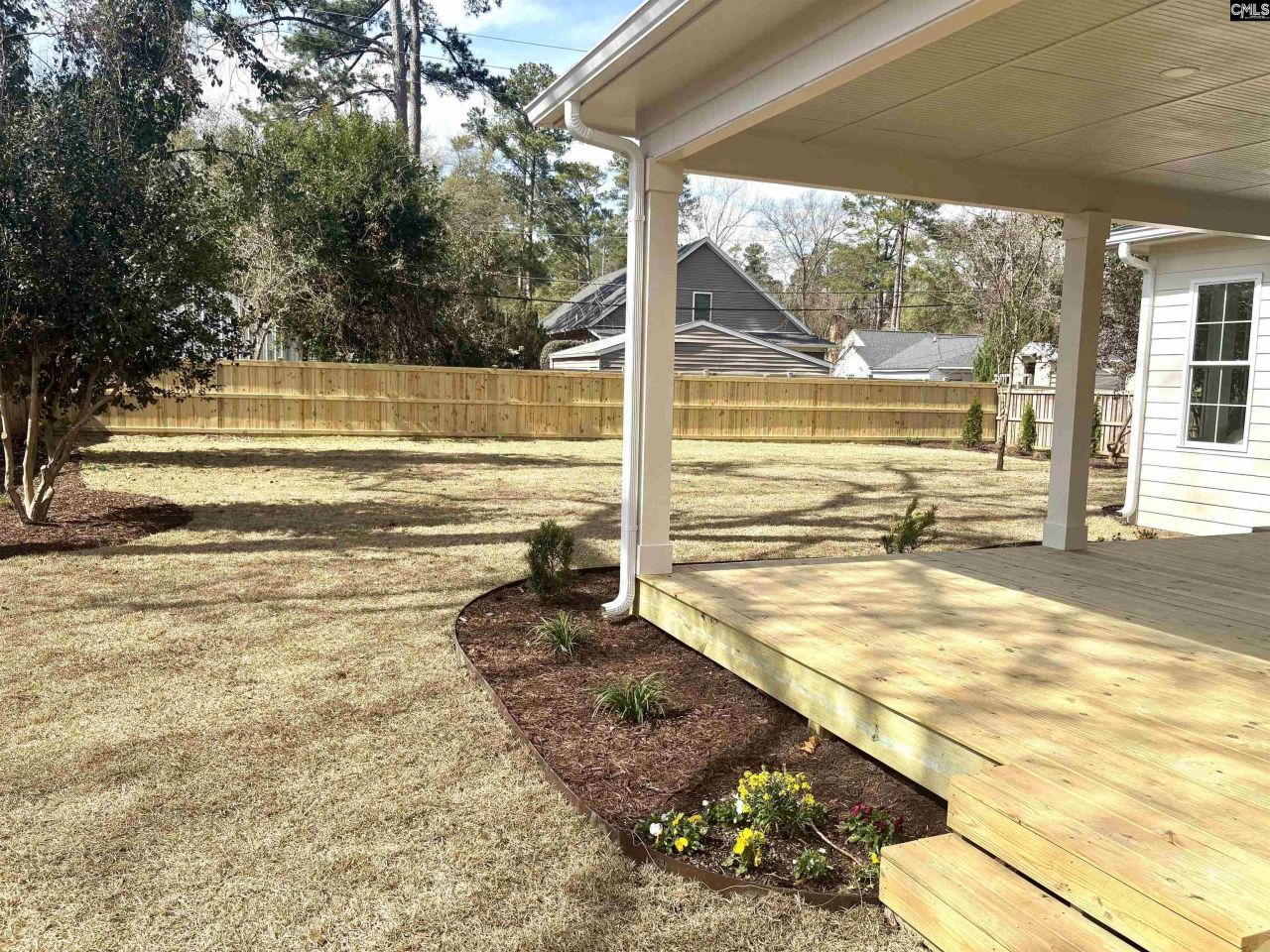 815 Rickenbaker Road Photo 36