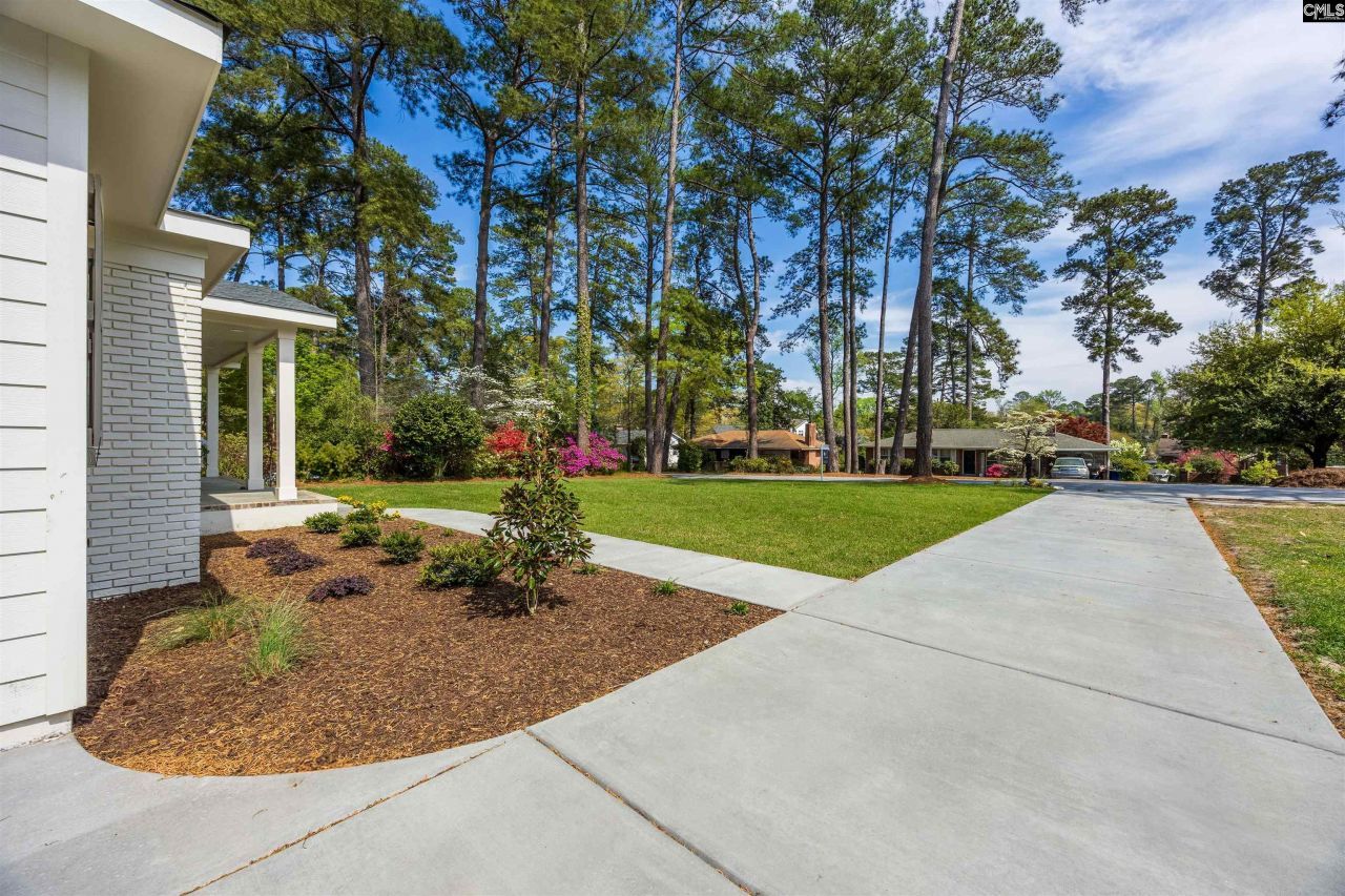 815 Rickenbaker Road Photo 38