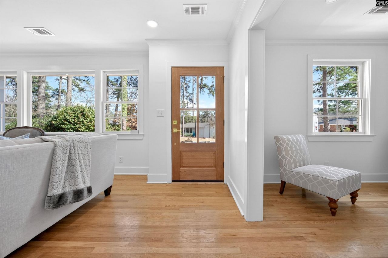 815 Rickenbaker Road Photo 7