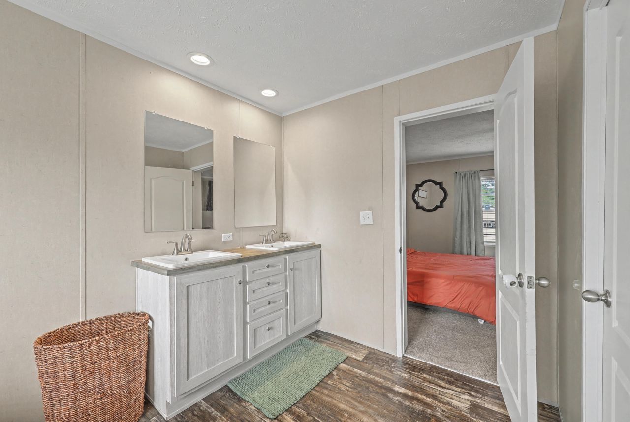 964 Tiger Loop Photo 25