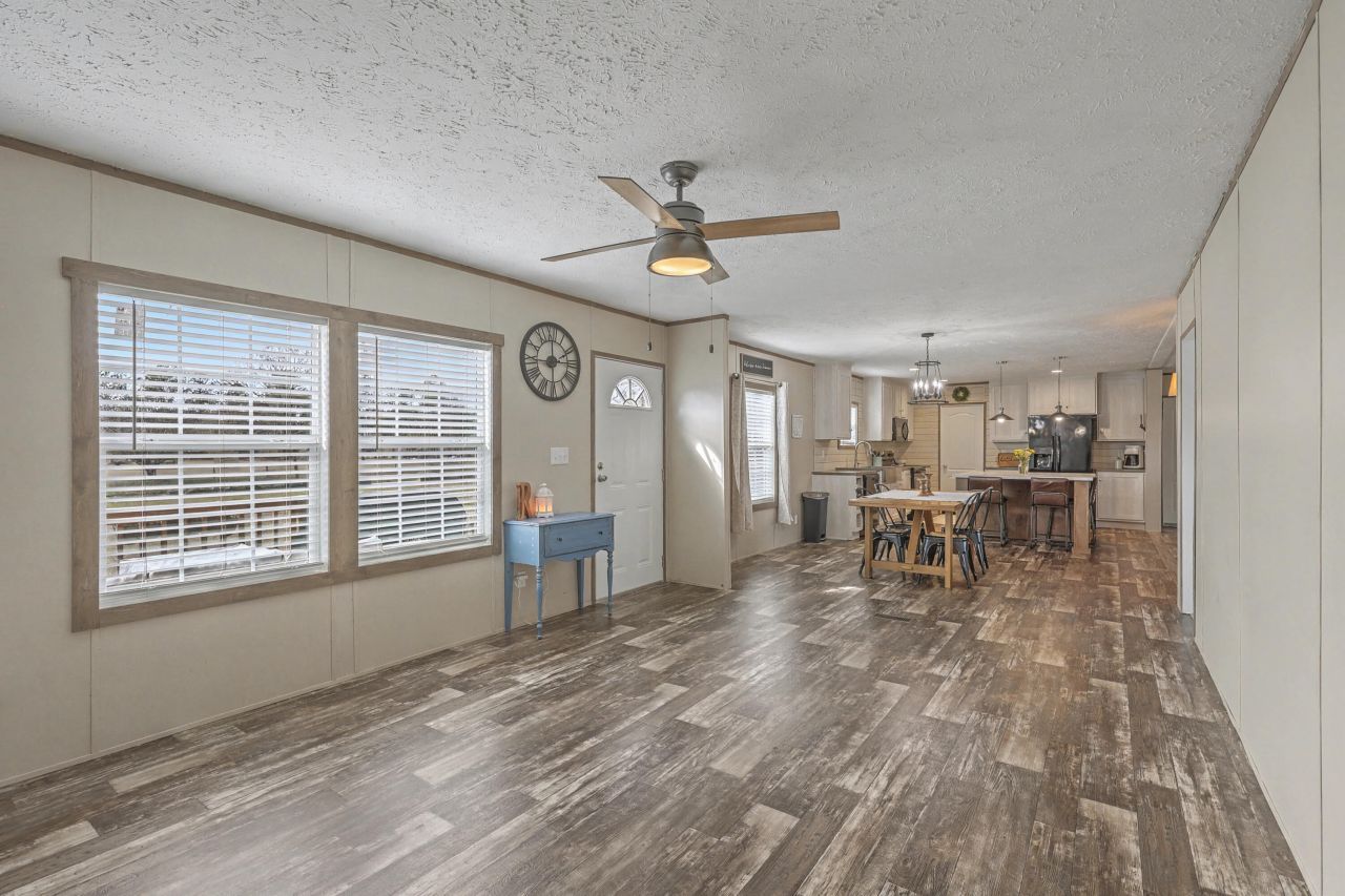 964 Tiger Loop Photo 8