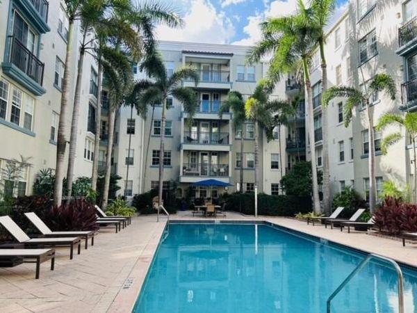 533 NE 3rd Avenue, Unit 204, Fort Lauderdale, FL 33301
