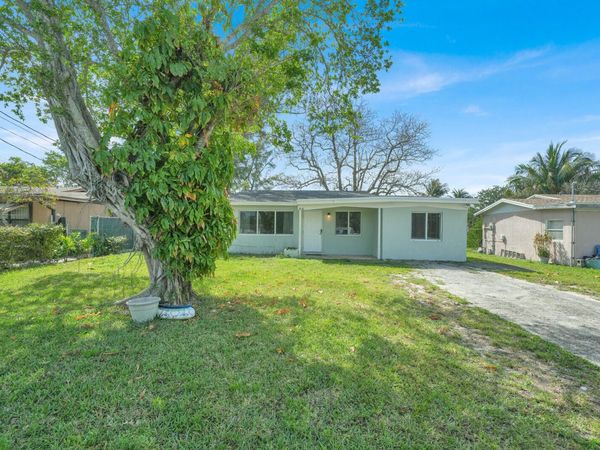 64 NE 7th Court, Deerfield Beach, FL 33441