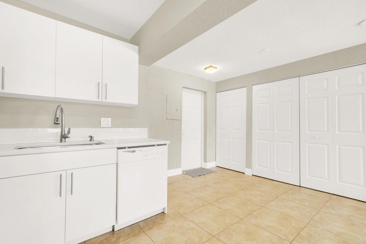 64 NE 7th Court, Deerfield Beach, FL 33441 Photo