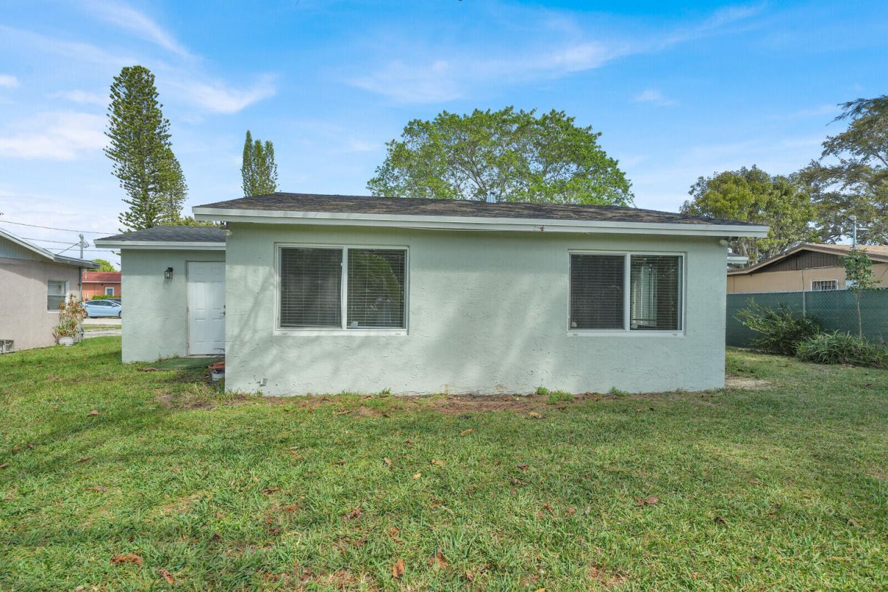 64 NE 7th Court, Deerfield Beach, FL 33441 Photo