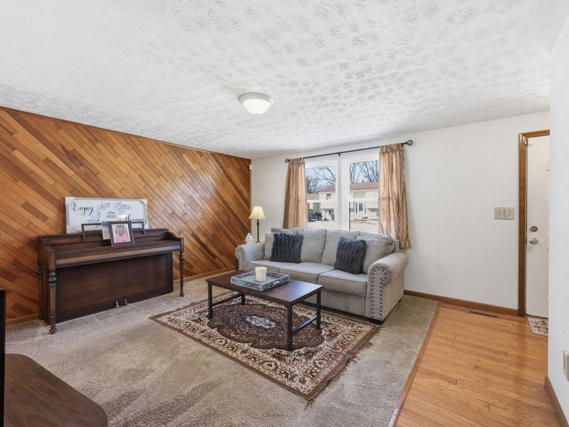 3117 Conneaut Court , Columbus, OH 43224 Photo 5