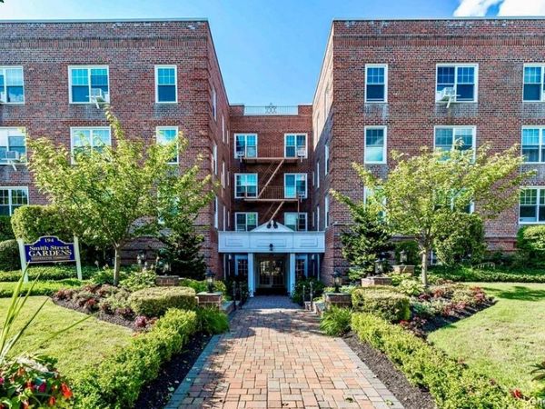 194 Smith Street , Unit 3E, Freeport, NY 11520