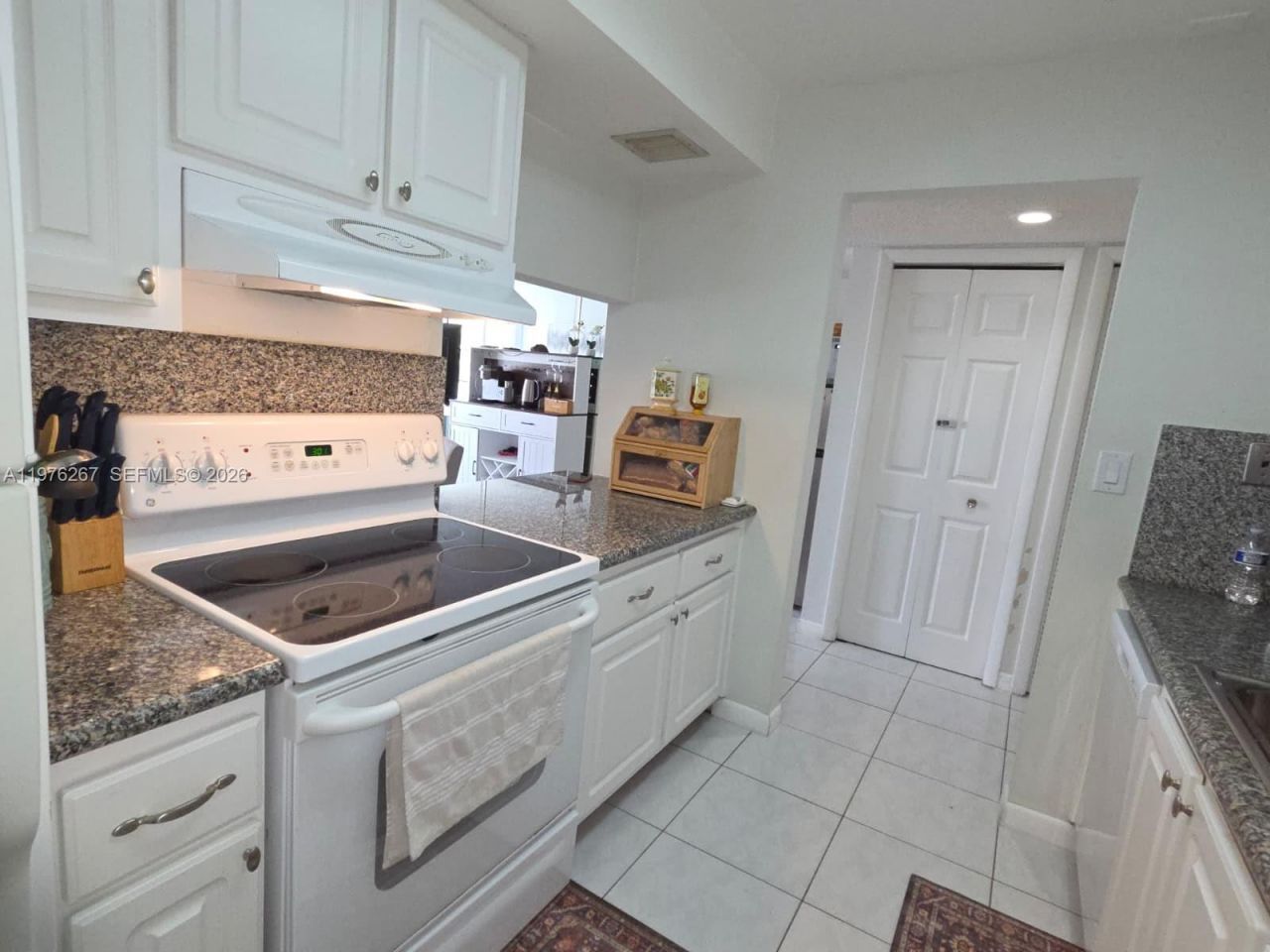 220 Lakeview Dr , Unit 312, Weston, FL 33326 Photo