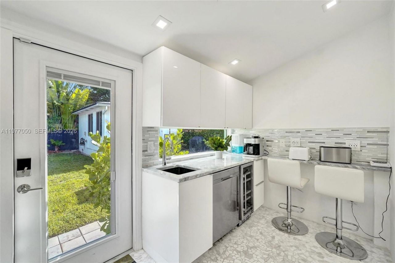 3305 NE 16th Ct, Fort Lauderdale, FL 33305 Photo