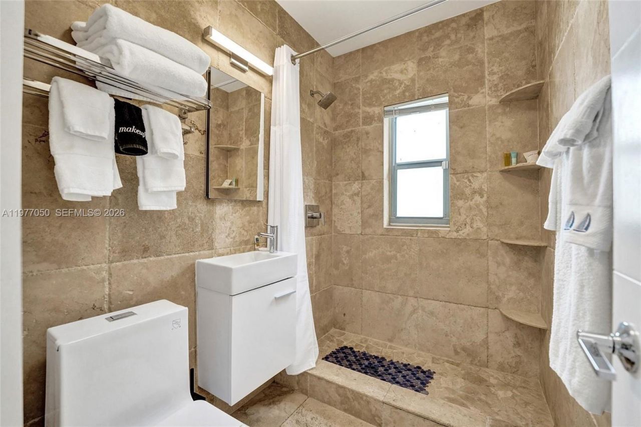 3305 NE 16th Ct, Fort Lauderdale, FL 33305 Photo