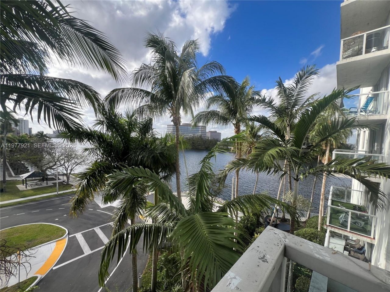 5099 NW 7th St, Unit 505, Miami, FL 33126 Photo