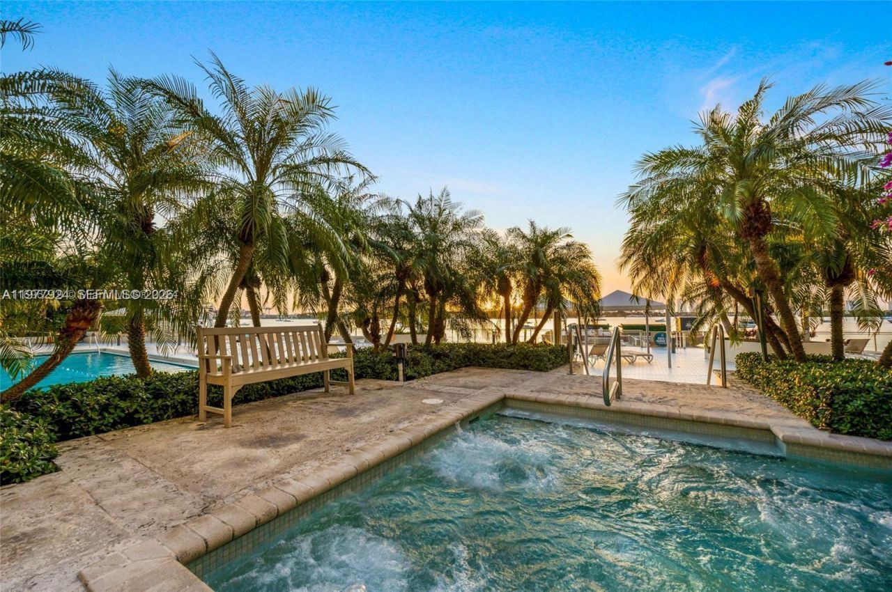 1200 West Ave, Unit 1403, Miami Beach, FL 33139 Photo