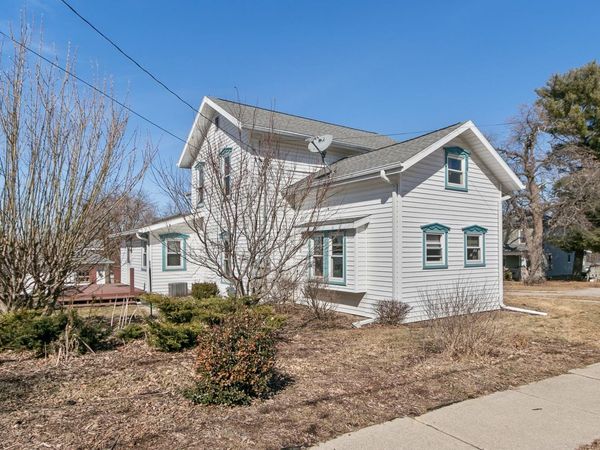 7 E Rollin Street, Edgerton, WI 53534