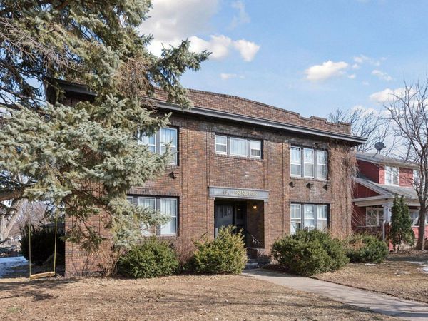 194 Lexington Parkway N, Saint Paul, MN 55104