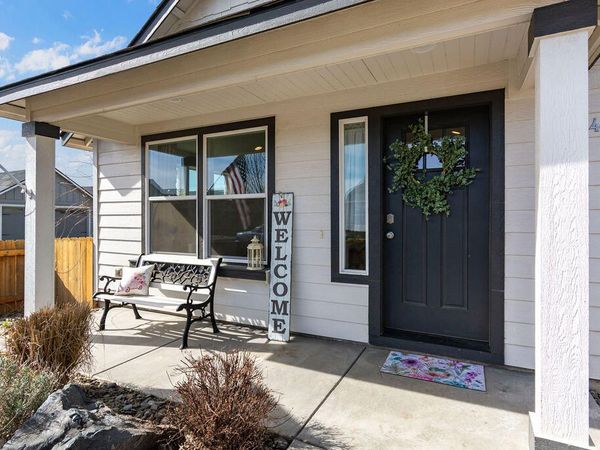 3234 NW 9th Lane, Redmond, OR 97756