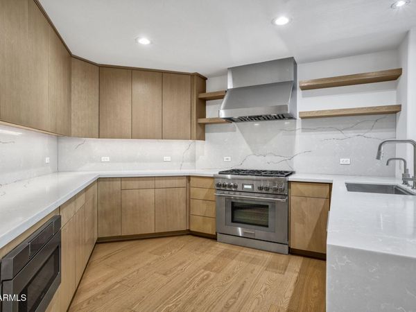 2402 E ESPLANADE Lane, Unit 604, Phoenix, AZ 85016