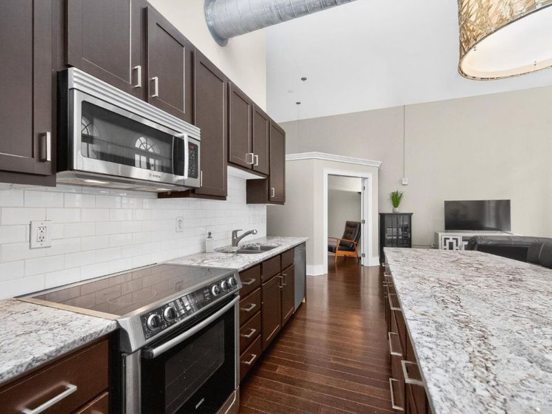 417 Vine Street, Unit 201, Cincinnati, OH 45202 Photo 17