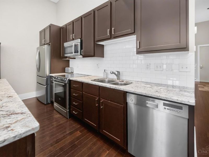 417 Vine Street, Unit 201, Cincinnati, OH 45202 Photo 18