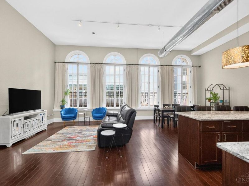 417 Vine Street, Unit 201, Cincinnati, OH 45202 Photo 9