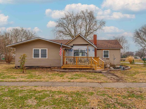 603 E ELM Street, Mason City, IL 62664