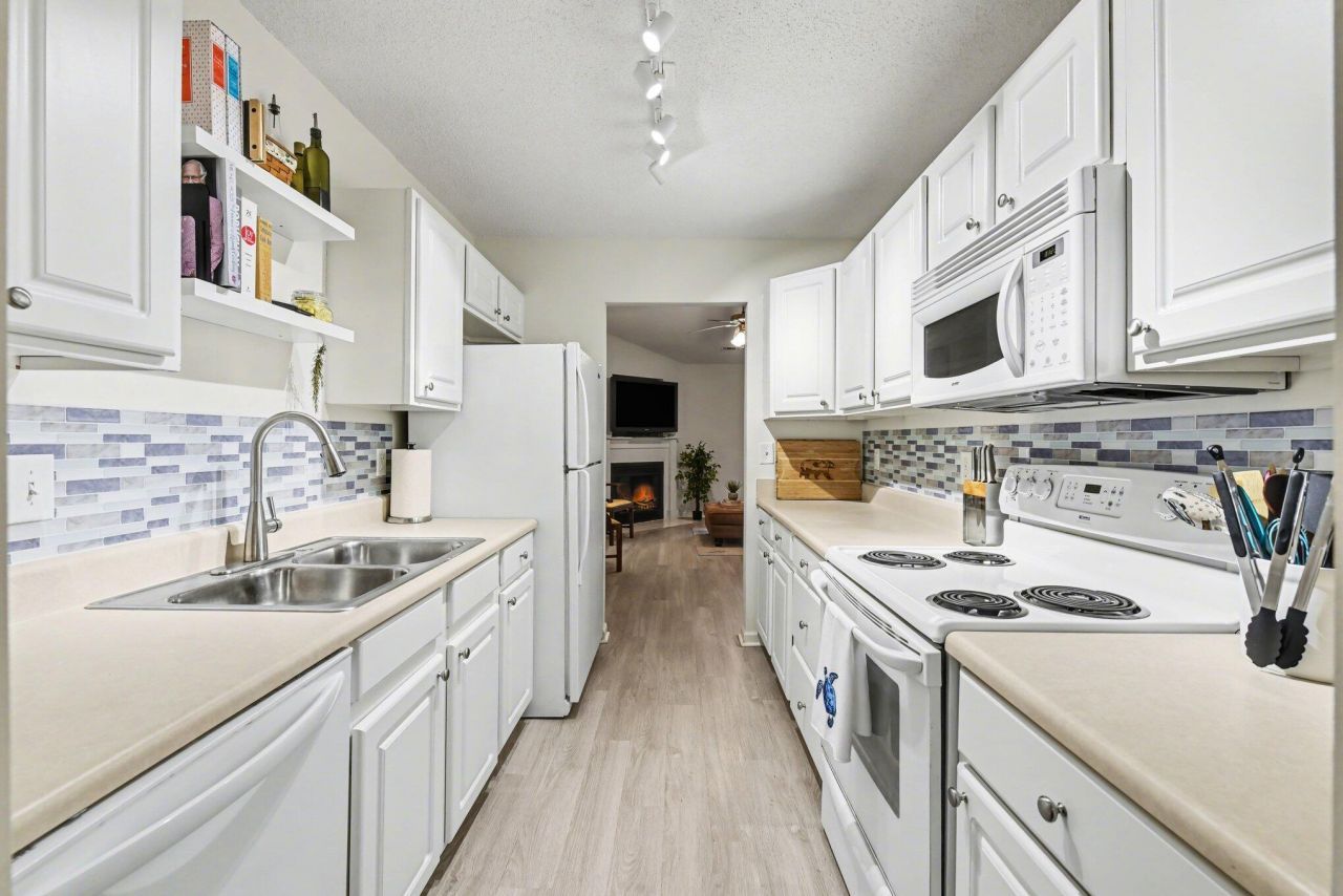 8045 Vermont Road Photo 10