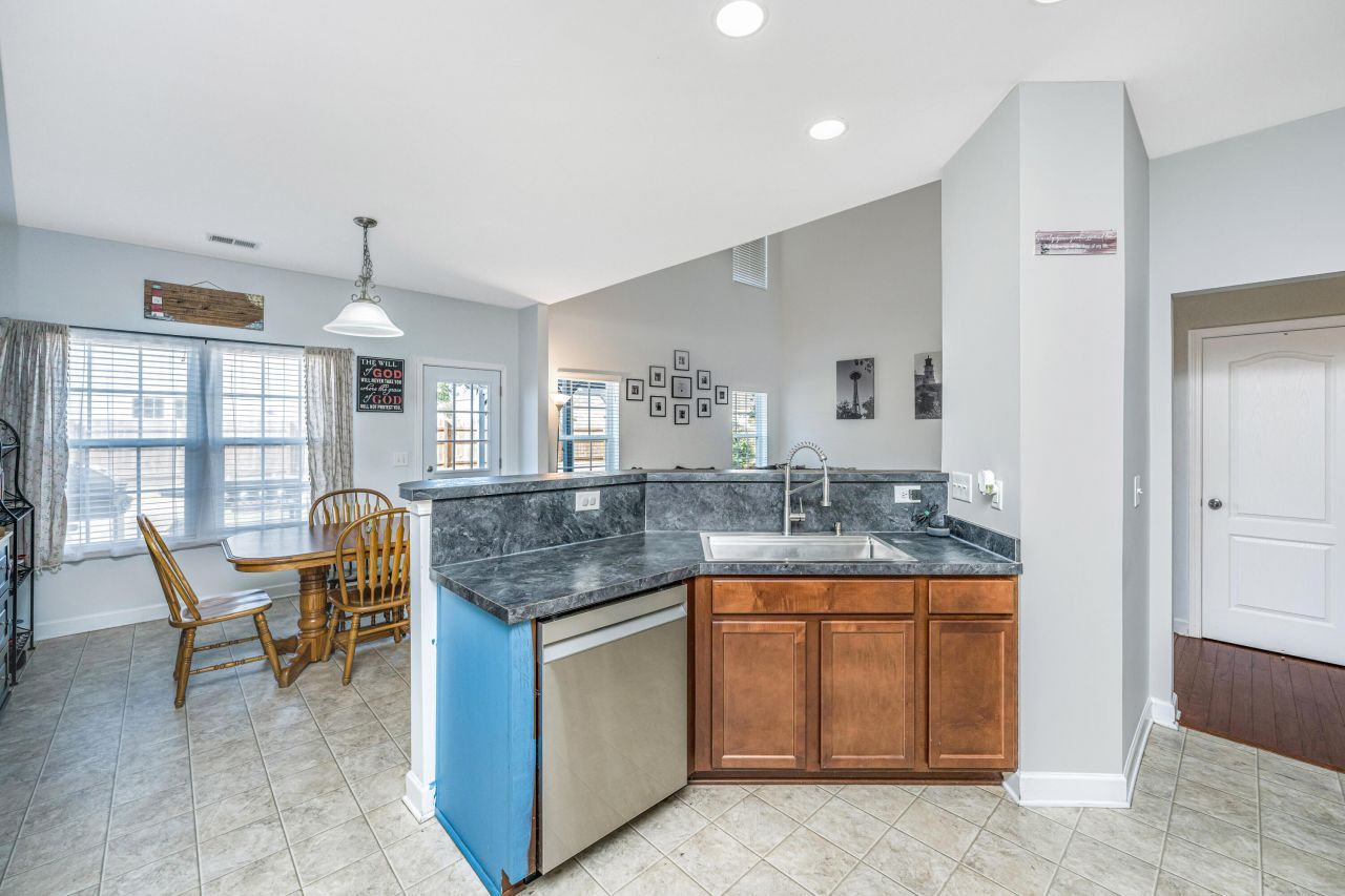 3033 Adventure Way Photo 12