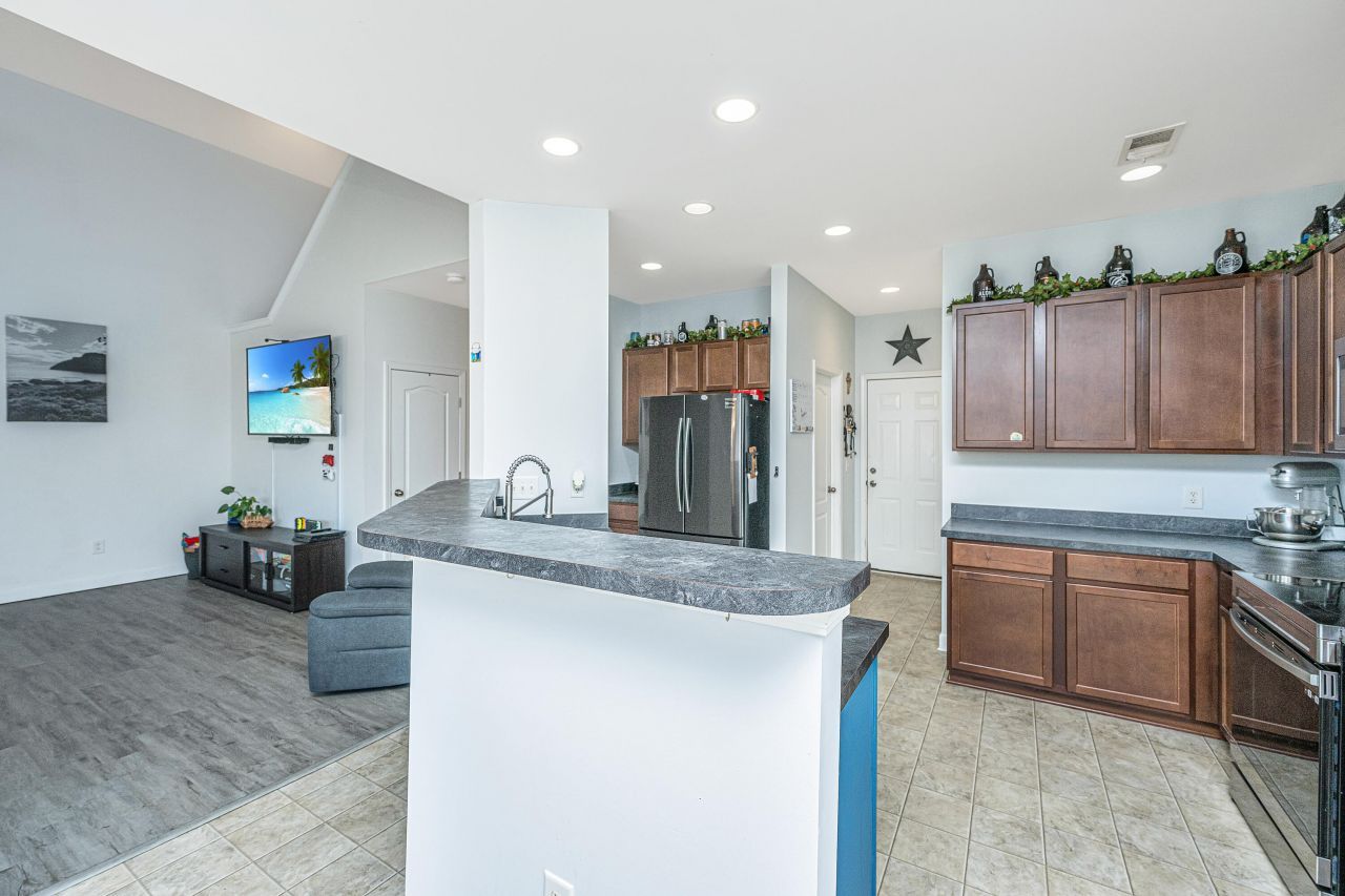 3033 Adventure Way Photo 13