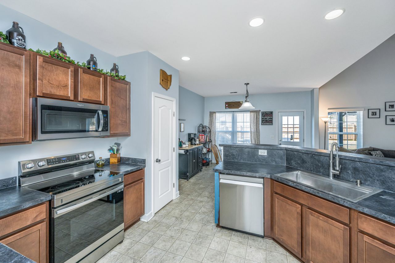 3033 Adventure Way Photo 15