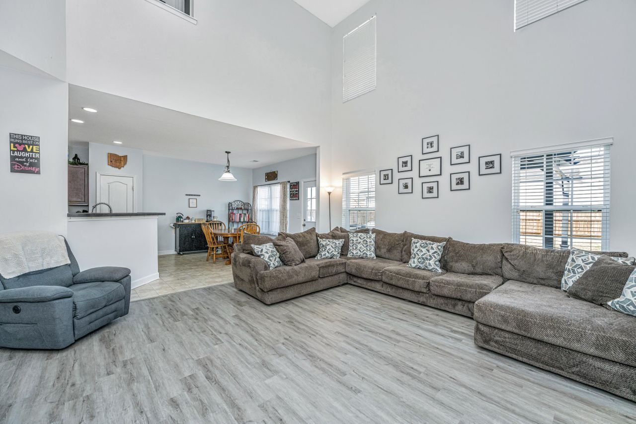 3033 Adventure Way Photo 4