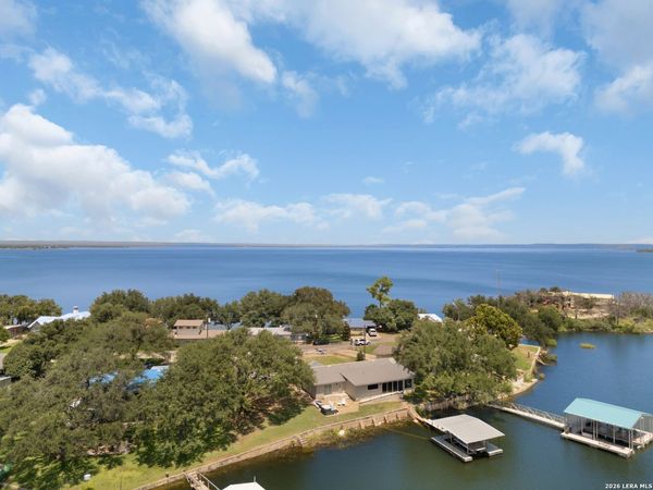 516 island lodges, BUCHANAN DAM, TX 78609