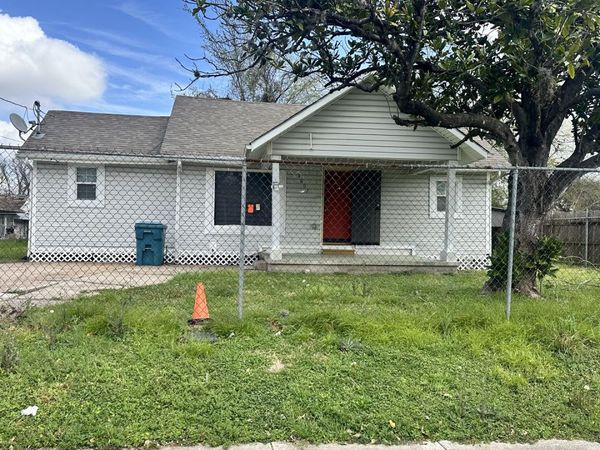 4802 Lavender St, Houston, TX 77026