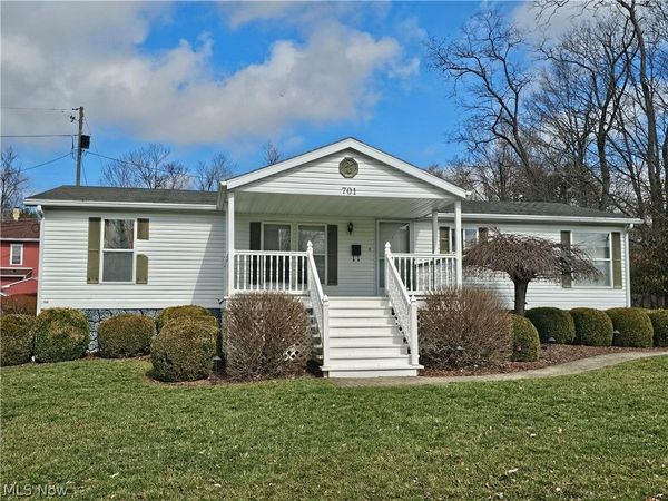 701 E Mcconnel Avenue , Mcconnelsville, OH 43756