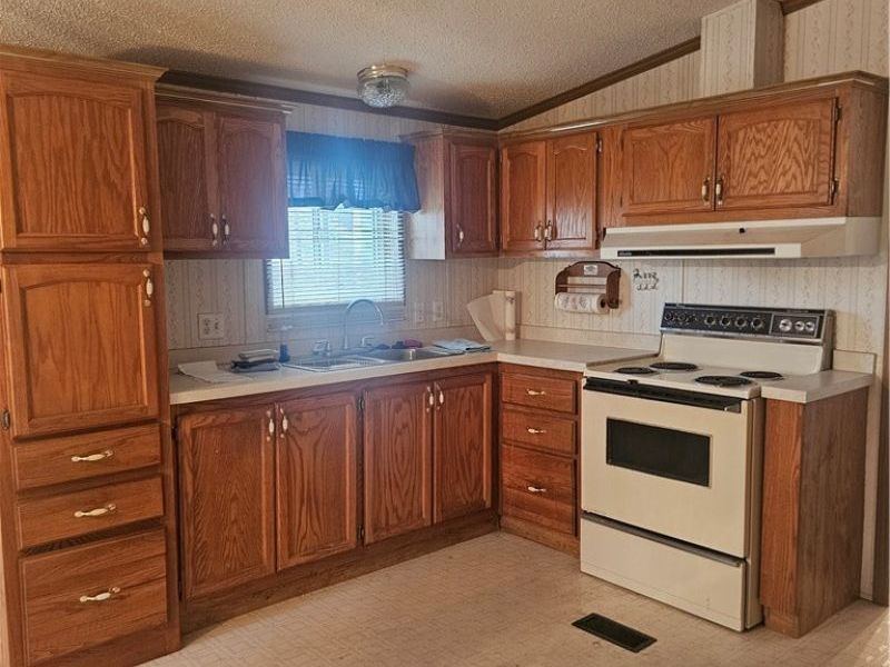 701 E Mcconnel Avenue, McConnelsville, OH 43756 Photo 8